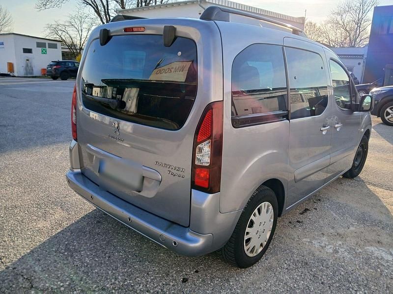 Gebraucht Peugeot Partner Tepee 120 PS (88 kW) 2017 Grau Van / Kleinbus