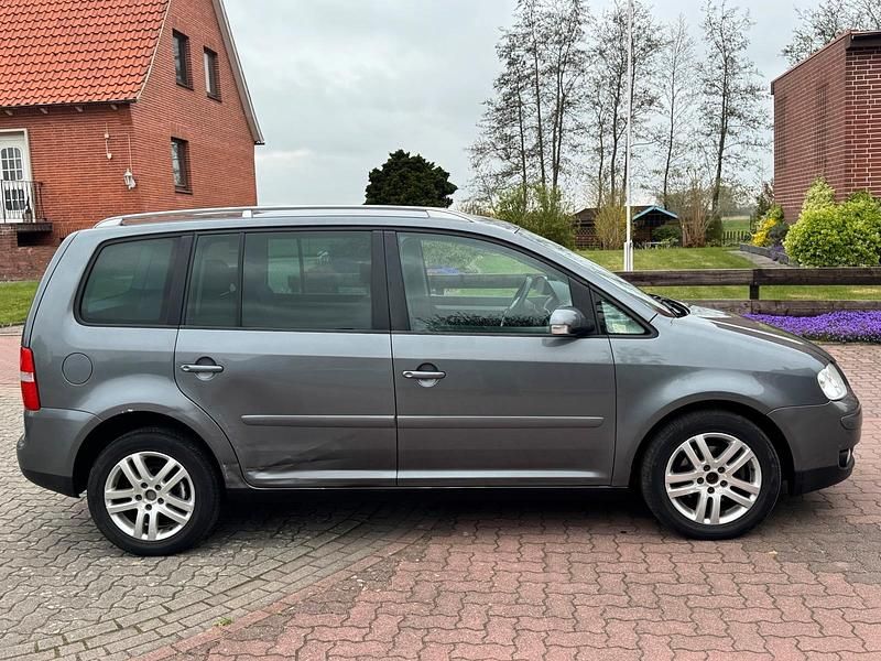 Gebraucht VW Touran 140 PS (102 kW) 2006 Grau Van / Kleinbus