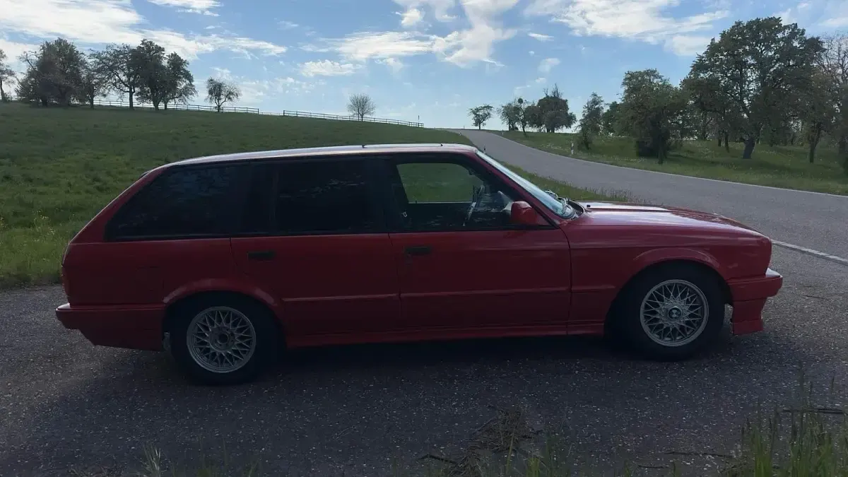 Gebraucht BMW 318 Basis 113 PS (83 kW) 1993 Rot Kombi