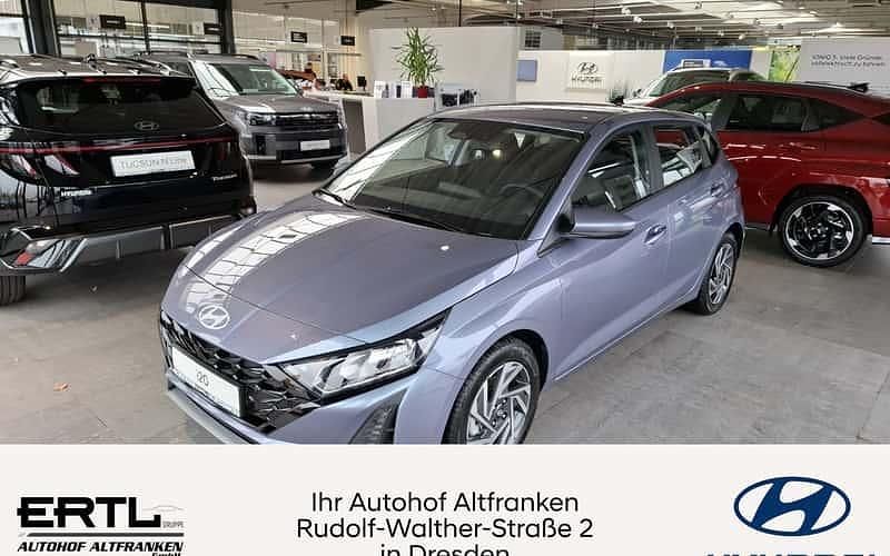 Meta blue Gebraucht 2025 Hyundai i20 Trend Kleinwagen | 23.790 € (Teuer) - Bild 1/4