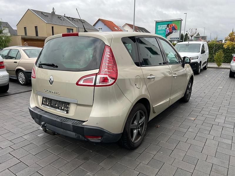 Gebraucht Renault Scénic III Dynamique 110 PS (80 kW) 2011 Gold Van / Kleinbus