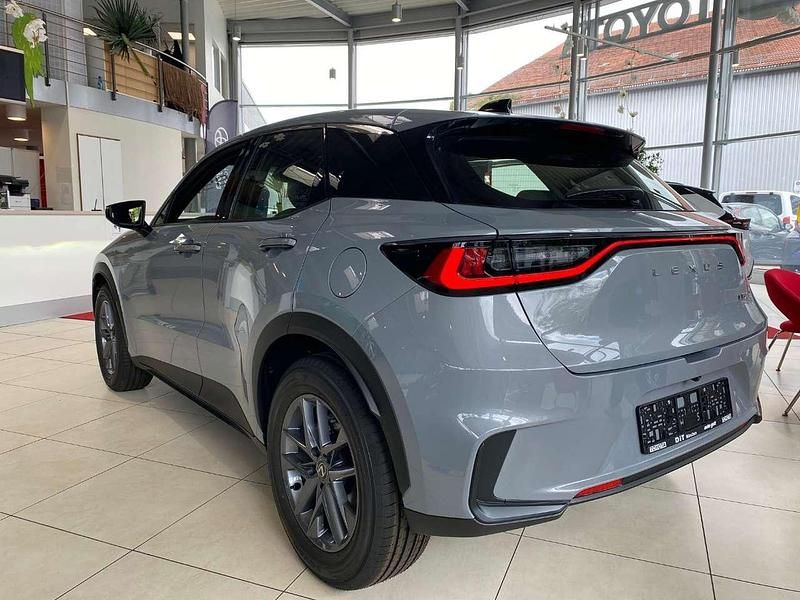 Neu Lexus LBX 136 PS (100 kW) 2025 Grau SUV