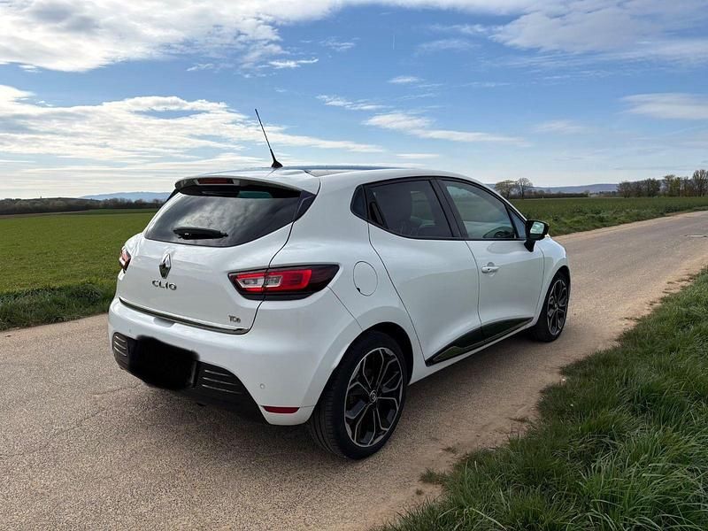 Gebraucht Renault Clio IV Bose Edition 90 PS (66 kW) 2017 Weiß Kleinwagen