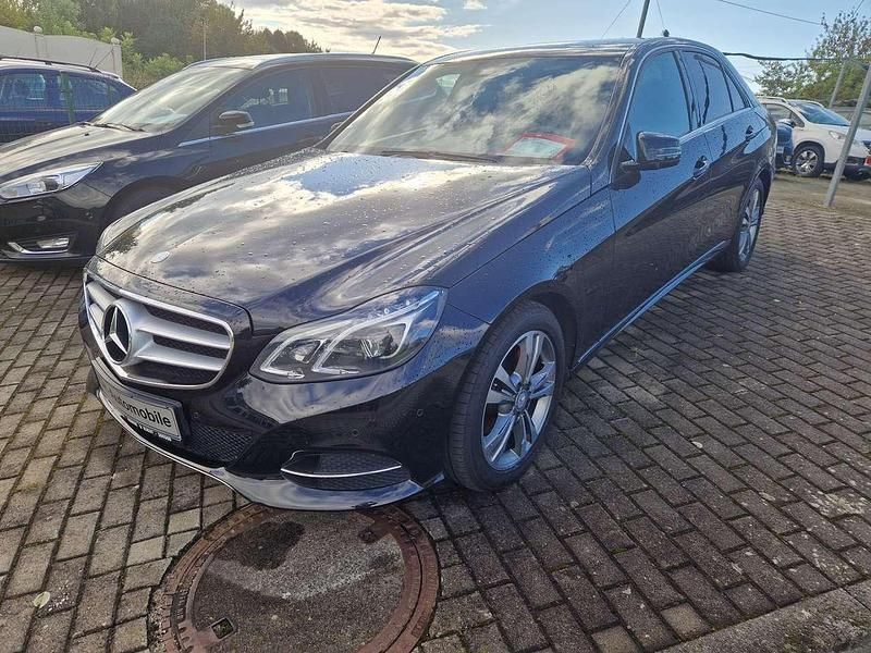 Gebraucht Mercedes E220 170 PS (125 kW) 2014 Schwarz Limousine