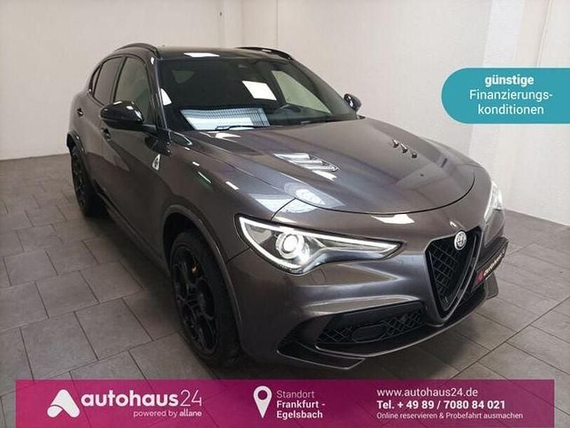 Grau Gebraucht 2021 Alfa Romeo Stelvio Quadrifoglio SUV | 47.470 € (Superpreis) - Bild 1/4