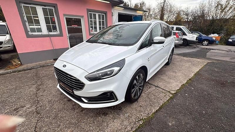 Gebraucht Ford S-MAX Titanium 190 PS (139 kW) 2022 Frostweiß Van / Kleinbus