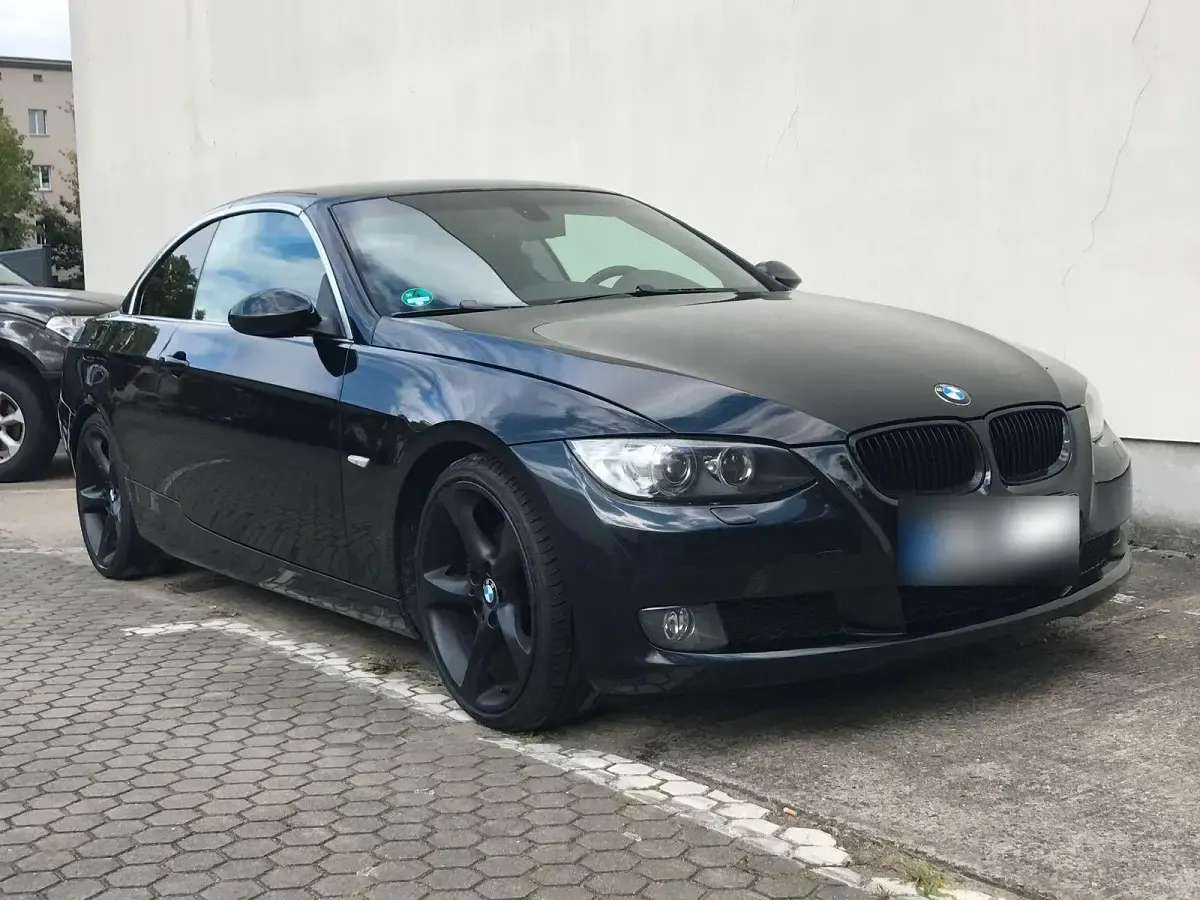 Gebraucht BMW 325 Cabriolet Sport Line 197 PS (144 kW) 2009 Schwarz Cabrio