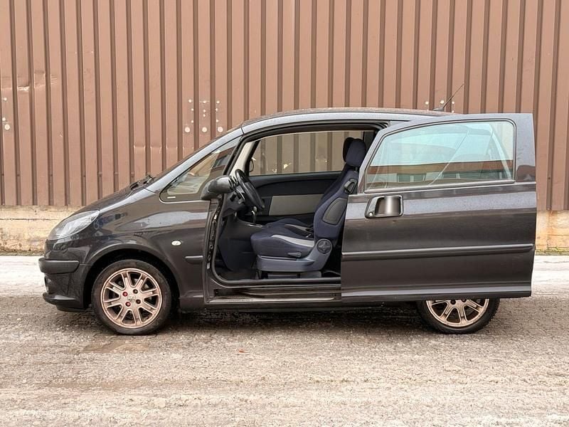 Gebraucht Peugeot 1007 109 PS (80 kW) 2006 Schwarz Van / Kleinbus