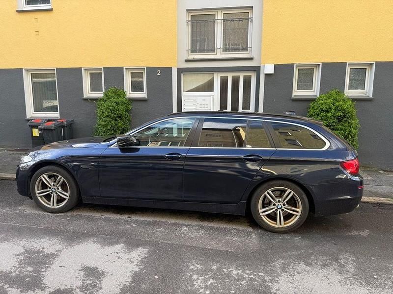 Gebraucht BMW 520 184 PS (135 kW) 2012 Schwarz Kombi