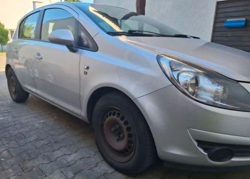 Gebraucht Opel Corsa Selection 87 PS (63 kW) 2011 Silber Kleinwagen