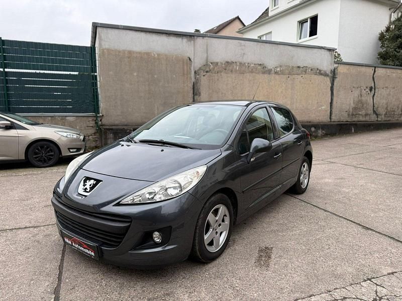 Gebraucht Peugeot 207 Premium 73 PS (53 kW) 2010 Grau Limousine