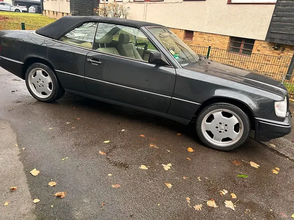 Gebraucht Mercedes 300 220 PS (161 kW) 1993 Schwarz Cabrio