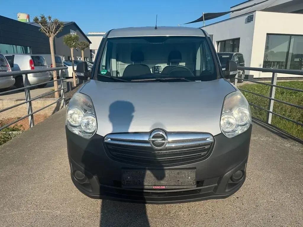Gebraucht Opel Combo 120 PS (88 kW) 2016 Silber Van / Kleinbus