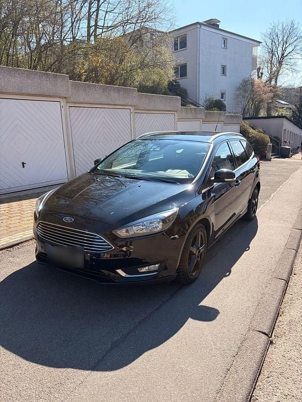 Gebraucht Ford Focus Titanium 150 PS (110 kW) 2016 Schwarz Kombi