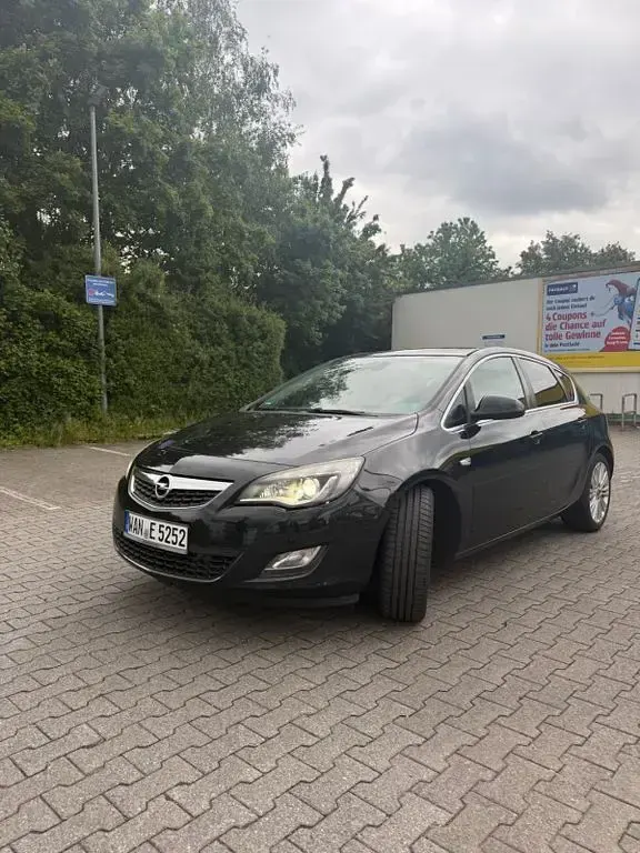Brugt Opel Astra Edition 179 HK (131 kW) 2012 Sort Sedan