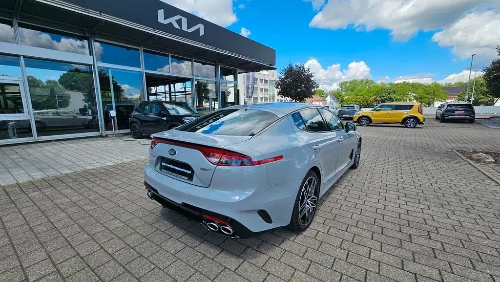 Gebraucht Kia Stinger GT 366 PS (269 kW) 2021 Silber Kleinwagen