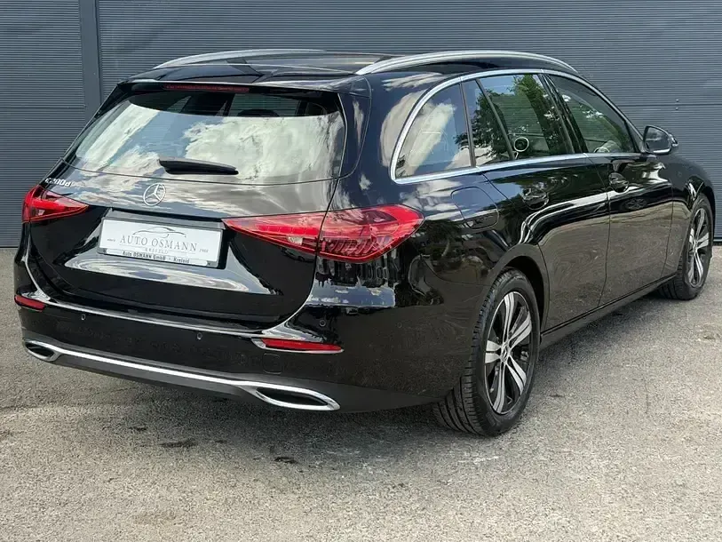 Gebraucht Mercedes C200 Advanced 163 PS (119 kW) 2025 Schwarz  unilack Kombi
