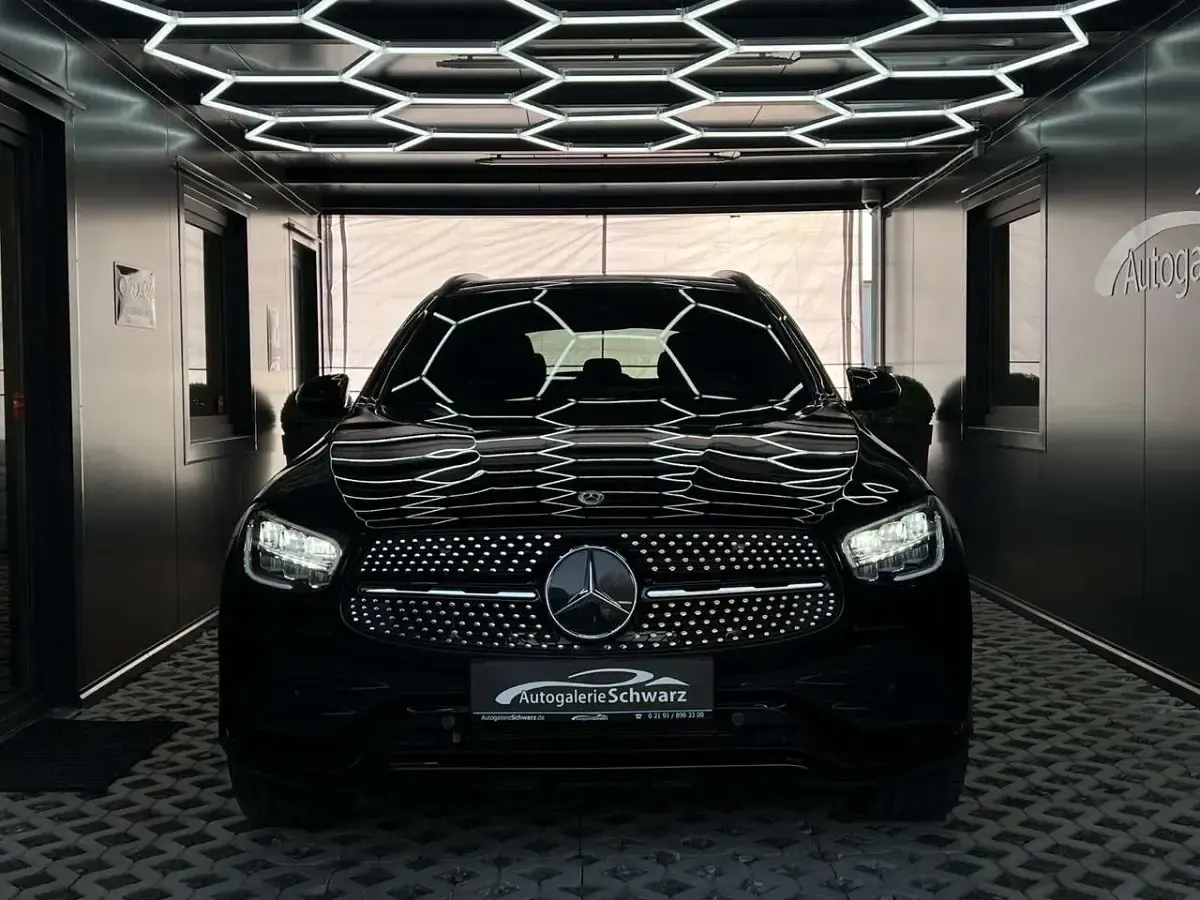 Gebraucht Mercedes GLC200 AMG 211 PS (155 kW) 2022 Schwarz SUV