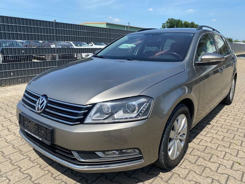 Braun Gebraucht 2013 VW Passat Comfortline Kombi | 5.190 € (Superpreis) - Bild 1/4