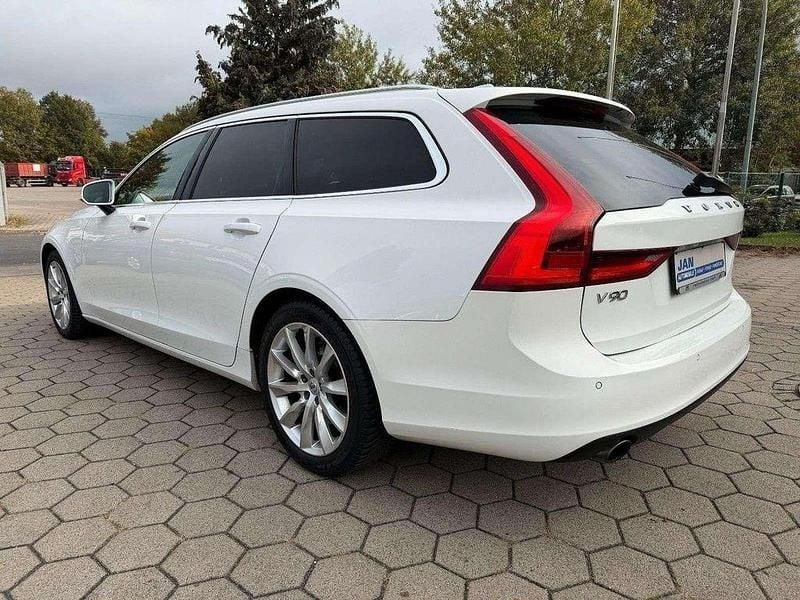 Gebraucht Volvo V90 Momentum 235 PS (172 kW) 2017 Weiss Kombi