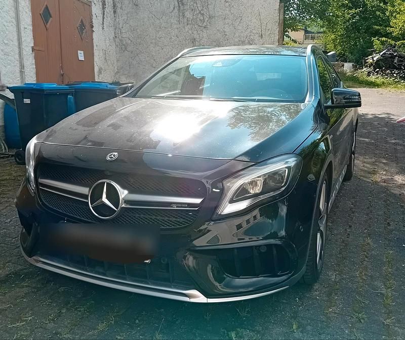 Schwarz Gebraucht 2018 Mercedes GLA45 AMG AMG SUV | 29.900 € - Bild 1/4