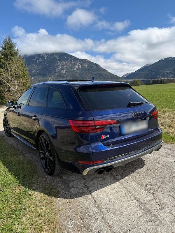 Gebraucht Audi S4 Comfort 354 PS (260 kW) 2017 Blau Kombi