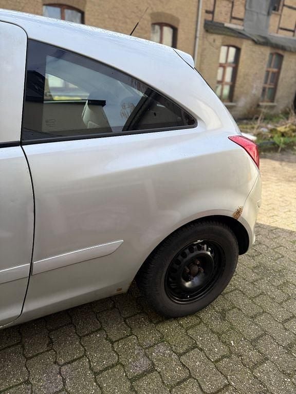 Gebraucht Opel Corsa 80 PS (58 kW) 2007 Silber Kleinwagen