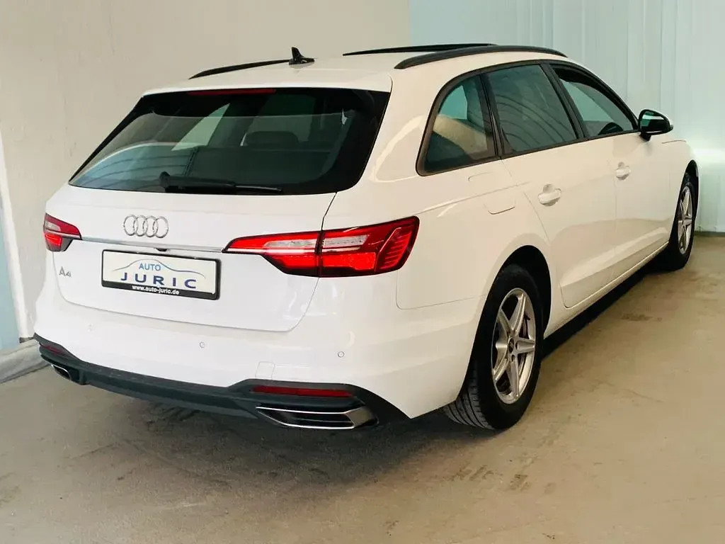 Gebraucht Audi A4 Sport 163 PS (119 kW) 2022 Weiß Kombi