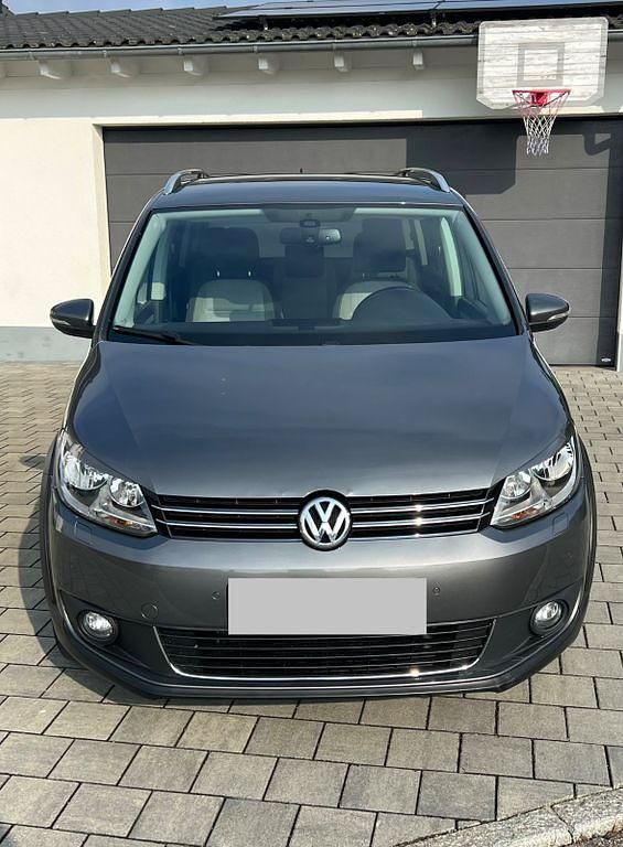 Gebraucht VW Touran 140 PS (102 kW) 2015 Grau Van / Kleinbus