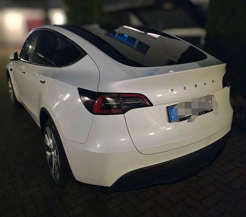 Gebraucht Tesla Model Y Standard Range 219 kW (299 PS) 2024 Weiß SUV