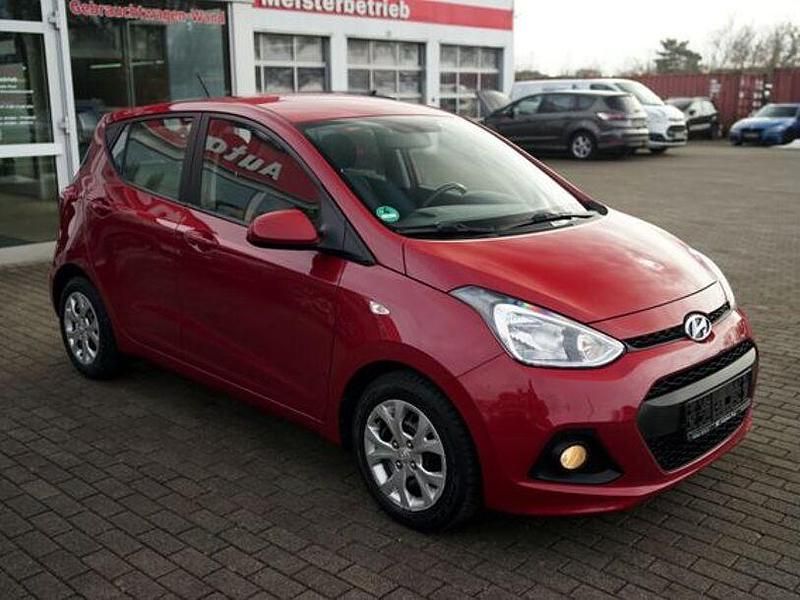 Gebraucht Hyundai i10 90 PS (66 kW) 2015 Rot Kleinwagen