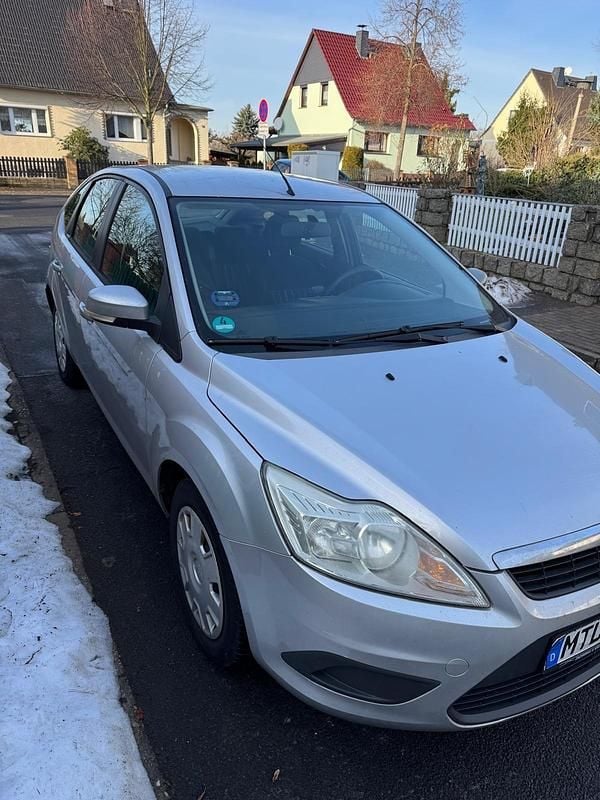 Silber Gebraucht 2009 Ford Focus Kleinwagen | 2.199 € (Fairer Preis) - Bild 1/4