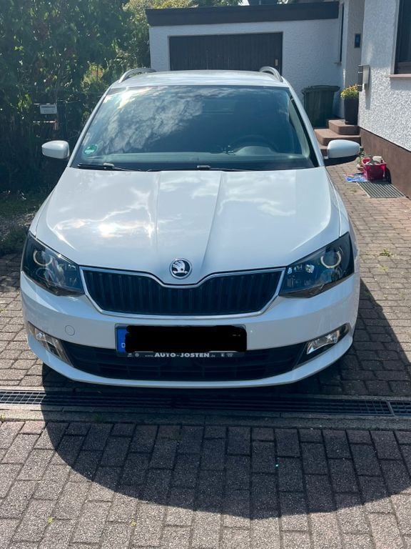 Weiß Gebraucht 2015 Skoda Fabia Style Kombi | 14.650 € (Fairer Preis) - Bild 1/4