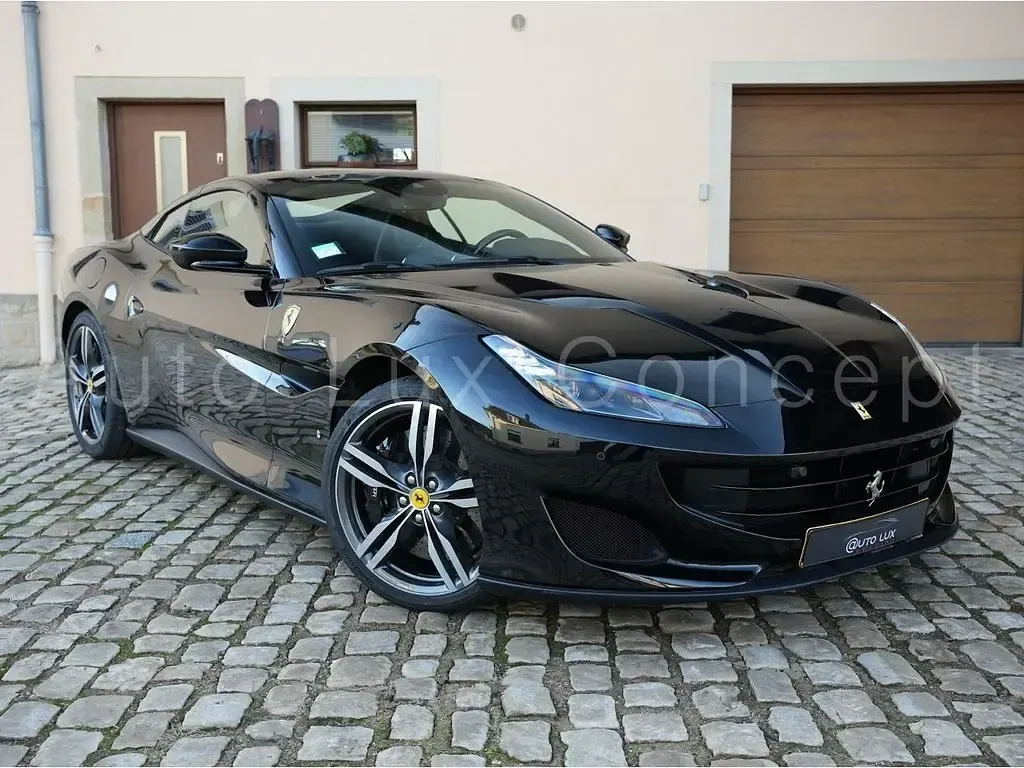 Second-hand Ferrari Portofino 600 CP (441 kW) 2020 Negru Cabrio