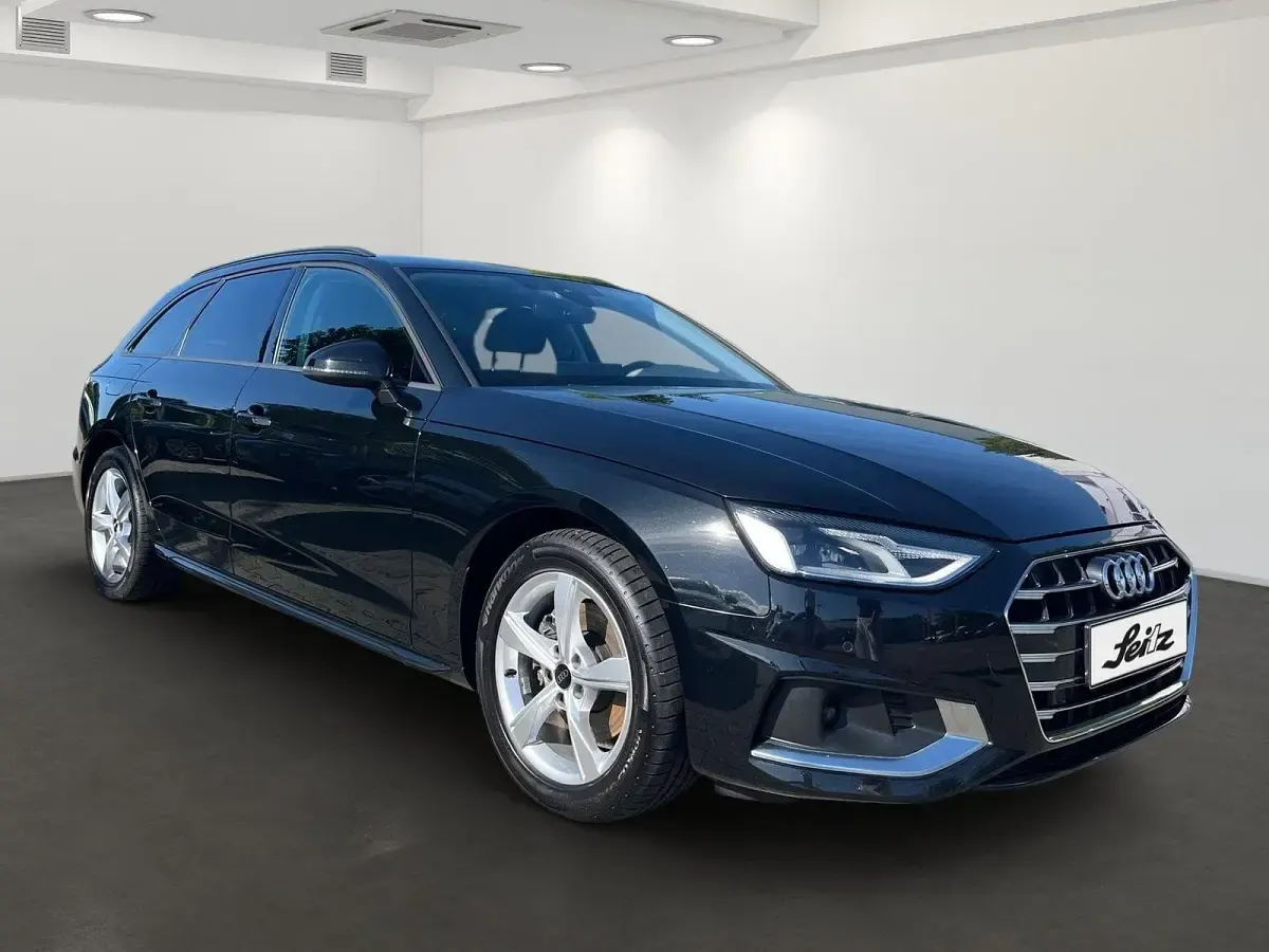Gebraucht Audi A4 Advanced Plus 136 PS (100 kW) 2023 Schwarz Kombi