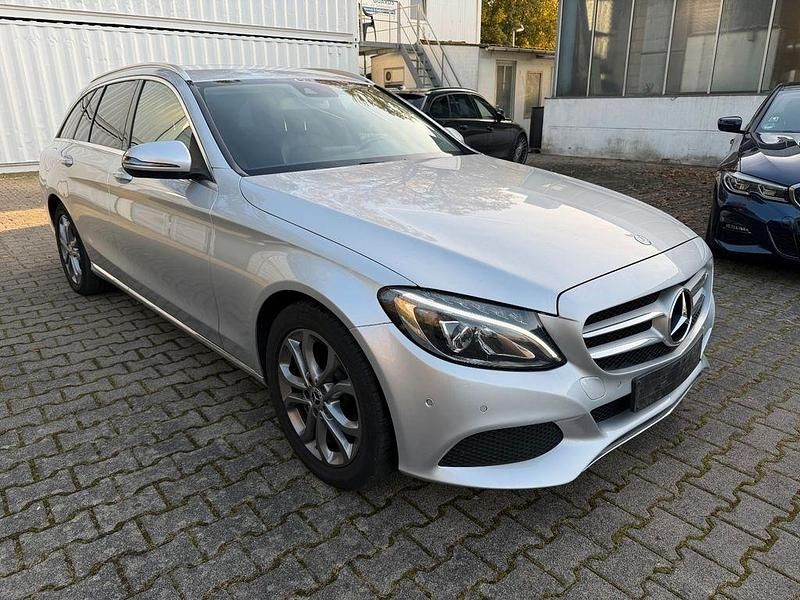 Gebraucht Mercedes C180 156 PS (114 kW) 2017 Silber Kombi