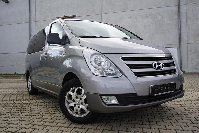 Hyper metallic Gebraucht 2015 Hyundai H-1 Van / Kleinbus | 13.850 € (Fairer Preis) - Bild 1/4
