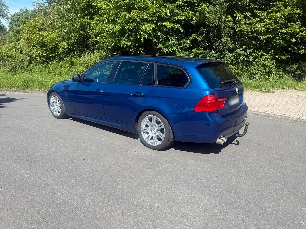 Gebraucht BMW 320 184 PS (135 kW) 2010 Blau Kombi