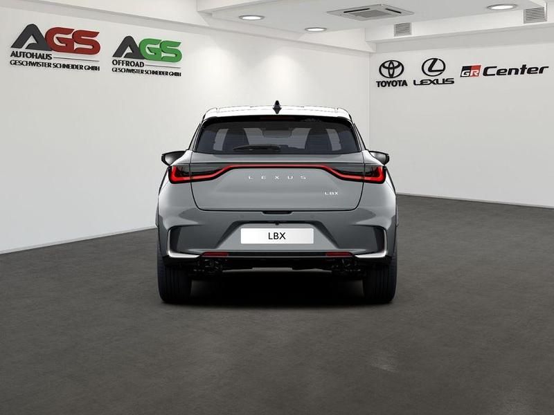 Neu Lexus LBX 136 PS (100 kW) 2026 Obsidiangrau/schwarz SUV