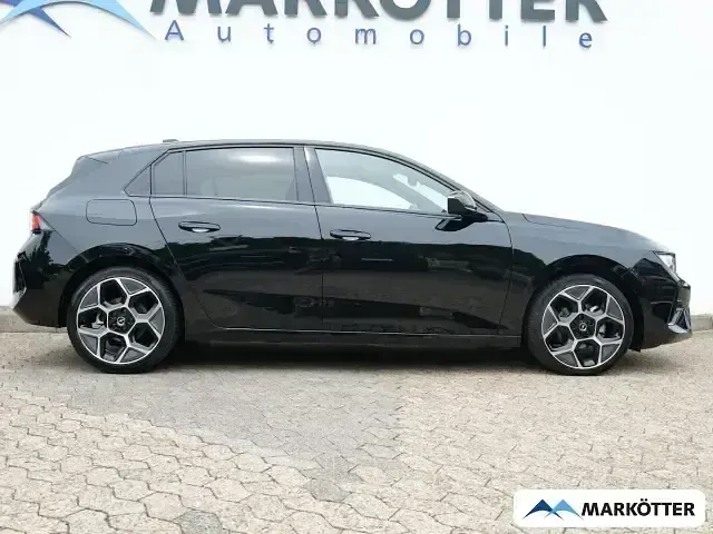Gebraucht Opel Astra 131 PS (96 kW) 2024 Schwarz Kleinwagen