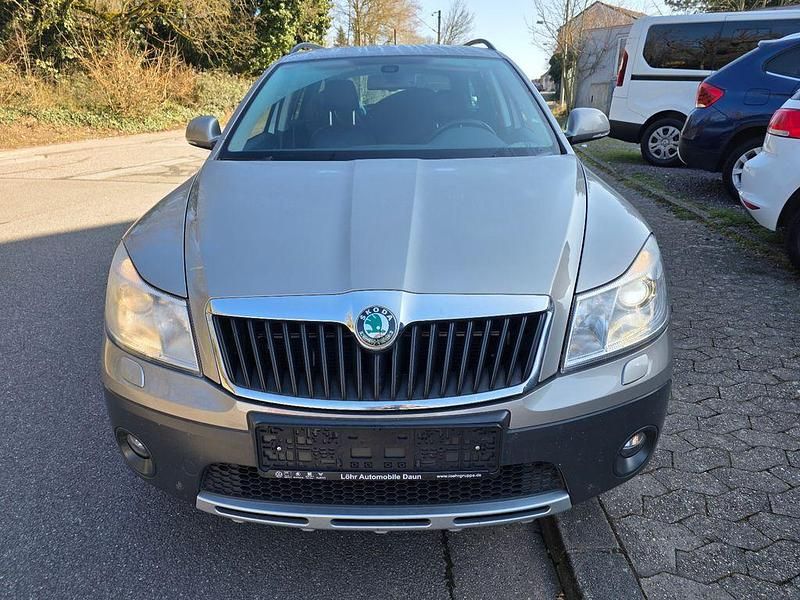 Second-hand Skoda Octavia Scout 4x4 140 CP (102 kW) 2011 Bej Break