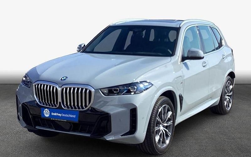 Neu BMW X5 489 PS (359 kW) 2026 Grau SUV