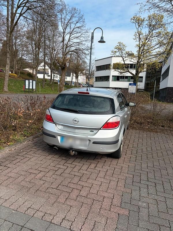 Gebraucht Opel Astra 125 PS (91 kW) 2004 Silber Limousine