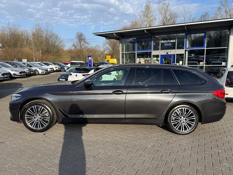Gebraucht BMW 520 Sport Line 184 PS (135 kW) 2020 Sophistograu Kombi