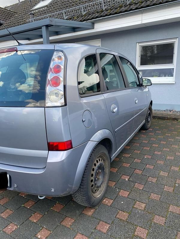 Second-hand Opel Meriva 100 CP (73 kW) 2004 Gri Monovolum