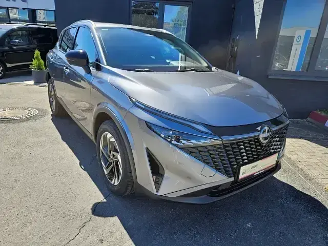 Neu Nissan Qashqai N-Connecta 158 PS (116 kW) 2026 Grau SUV