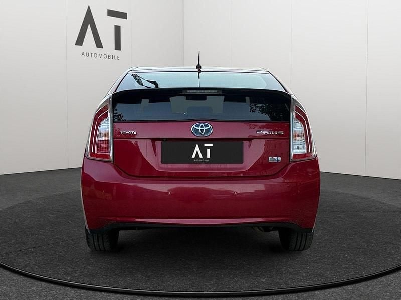 Second-hand Toyota Prius 99 CP (72 kW) 2012 Roșu Berlinǎ