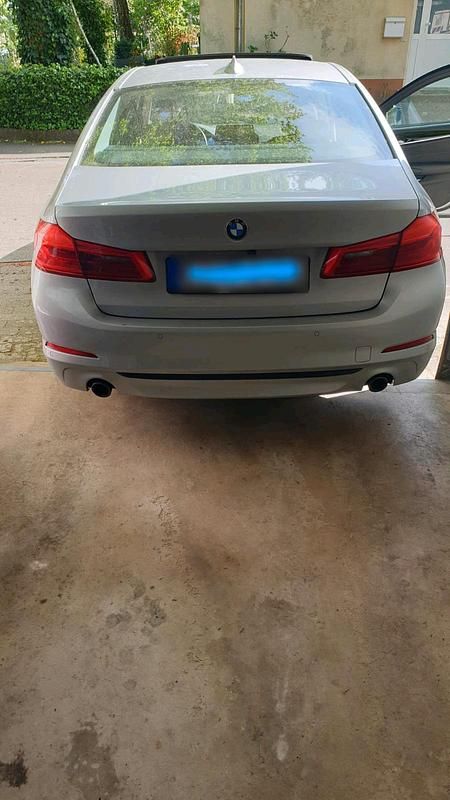 Gebraucht BMW 520 190 PS (139 kW) 2018 Silber Limousine