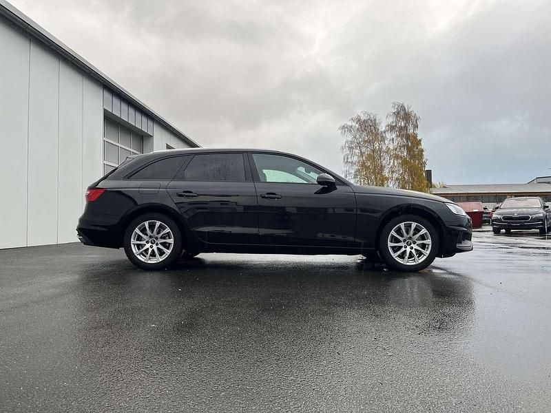 Gebraucht Audi A4 163 PS (119 kW) 2023 Mythosschwarz Kombi