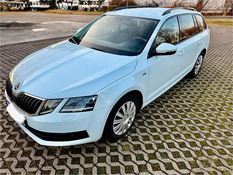 Gebraucht Skoda Octavia 115 PS (84 kW) 2017 Weiß Kombi